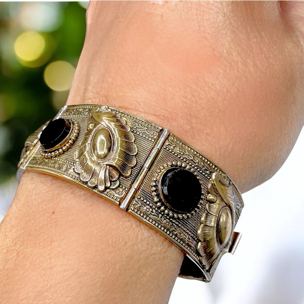 🌺Vintage Art Nouveau Hinged Bracelet